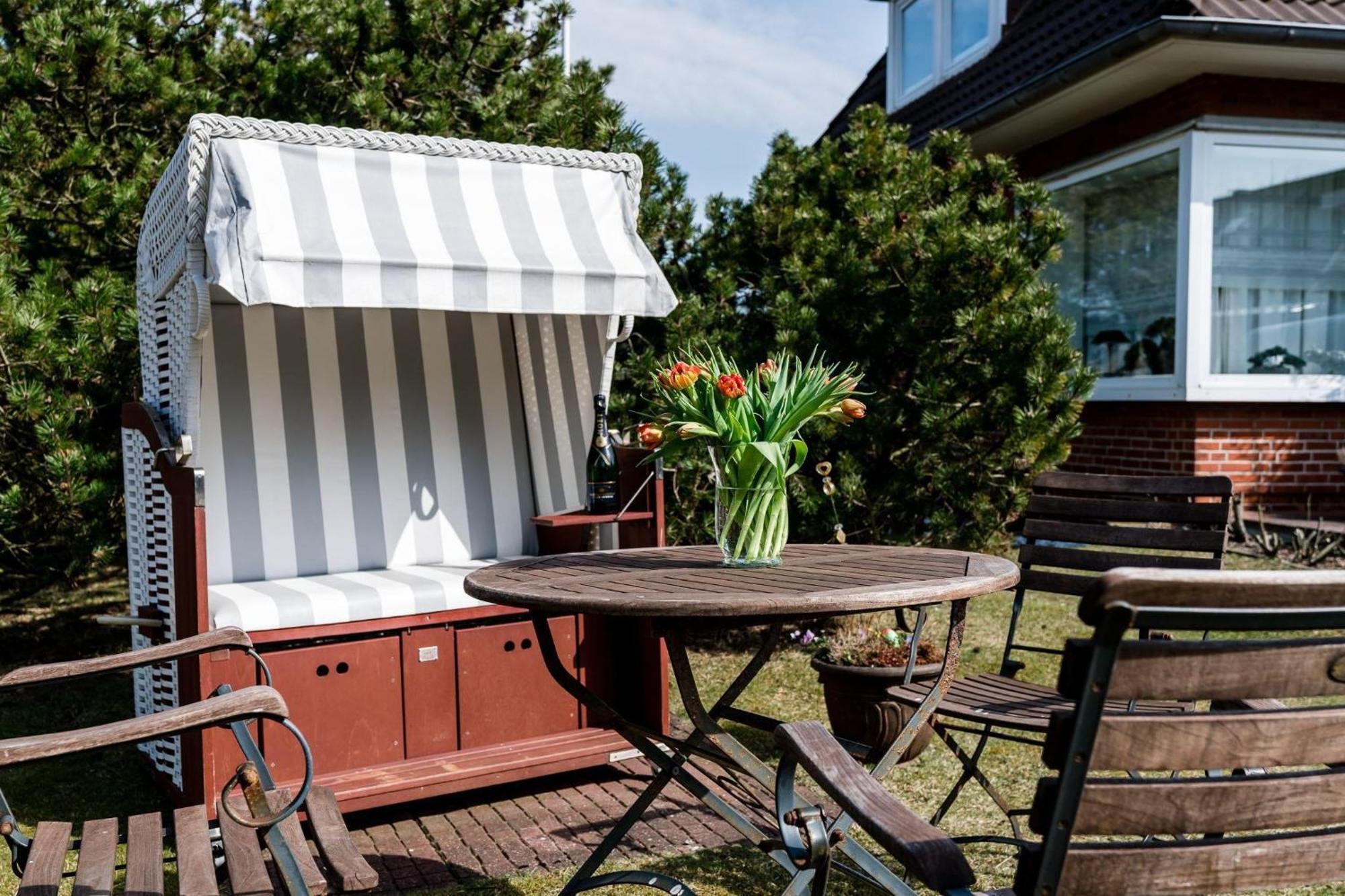 Haus-marell-1-og-wohnung-2-west * Wenningstedt-Braderup