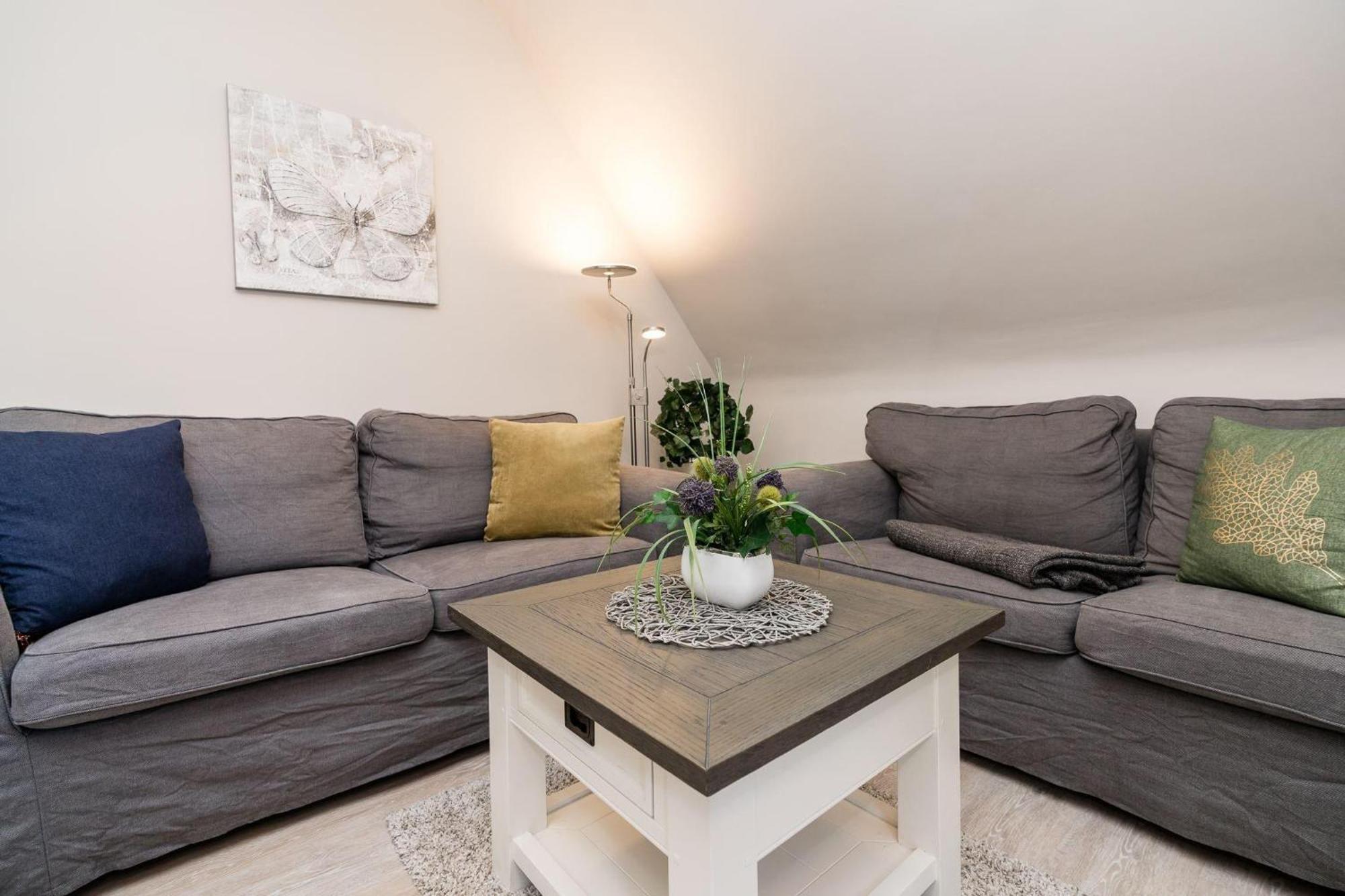 Haus-marell-1-og-wohnung-2-west * Wenningstedt-Braderup